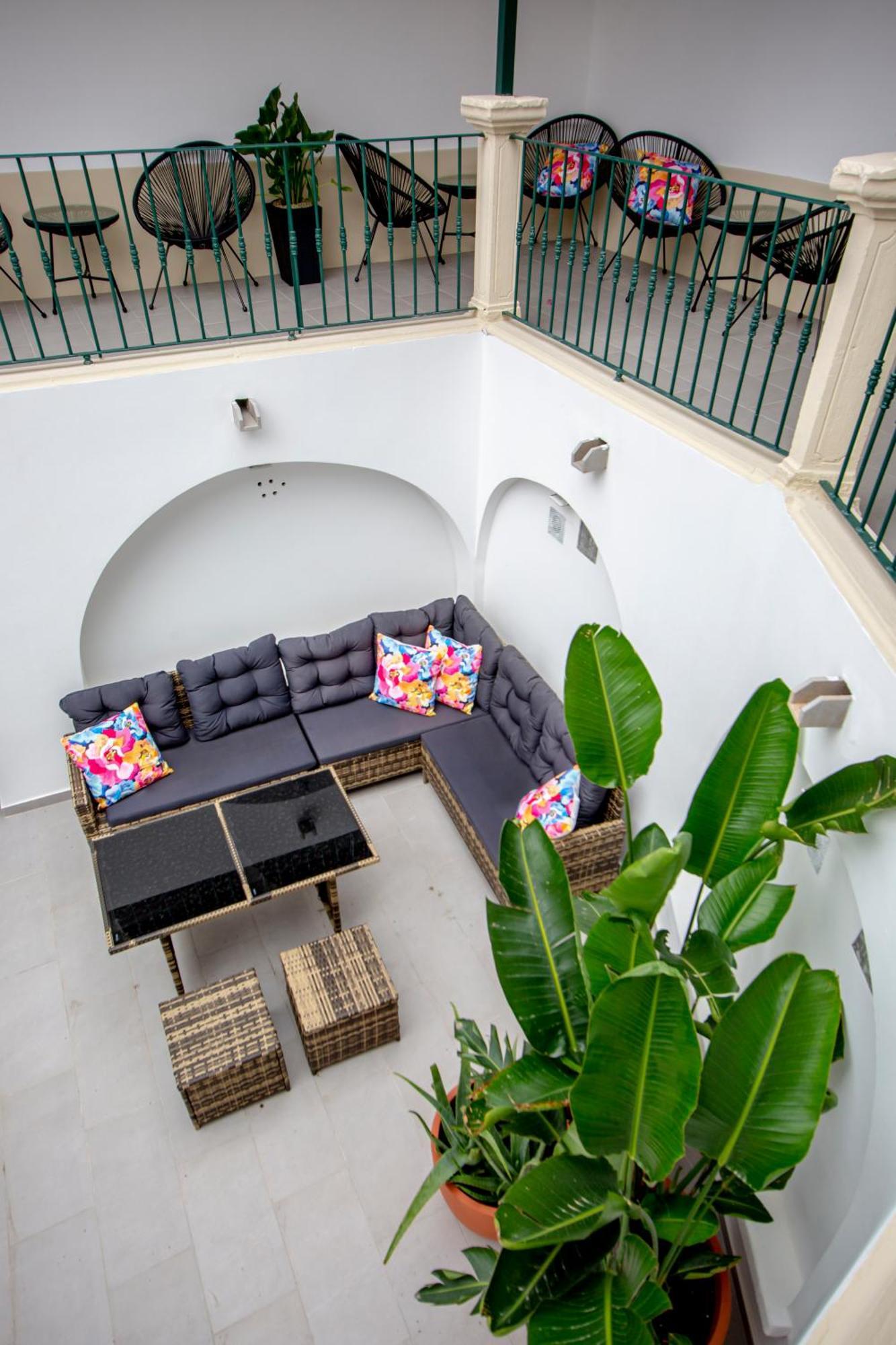 Guest House Jacaranda Faro Luaran gambar